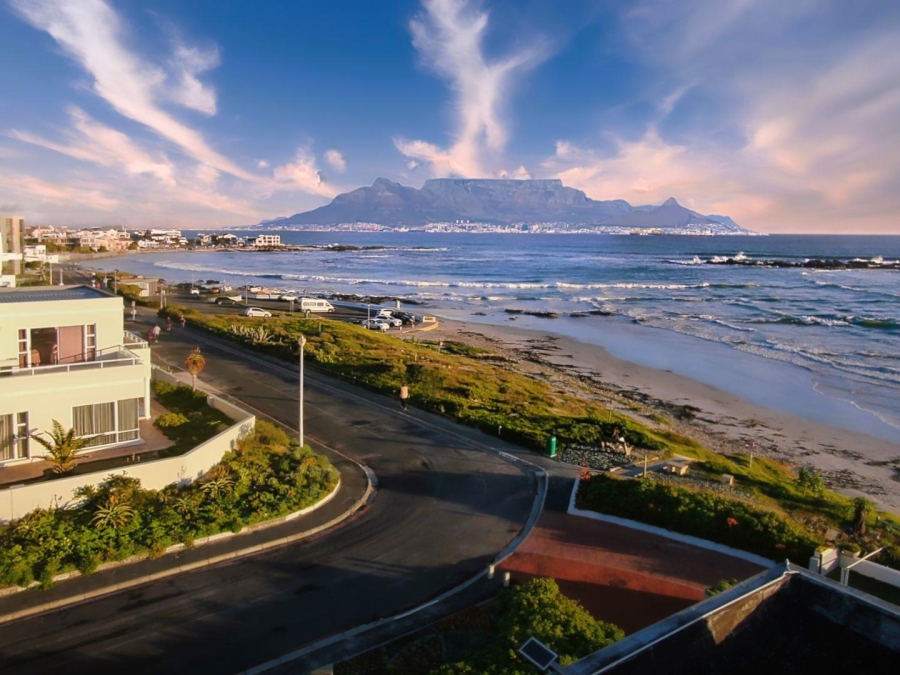 5 Bedroom Property for Sale in Bloubergstrand Western Cape